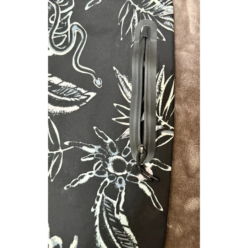 Roark The Passage Boardshorts 31 Tarantula Snake Zip Pocket Surf Swim Trunks